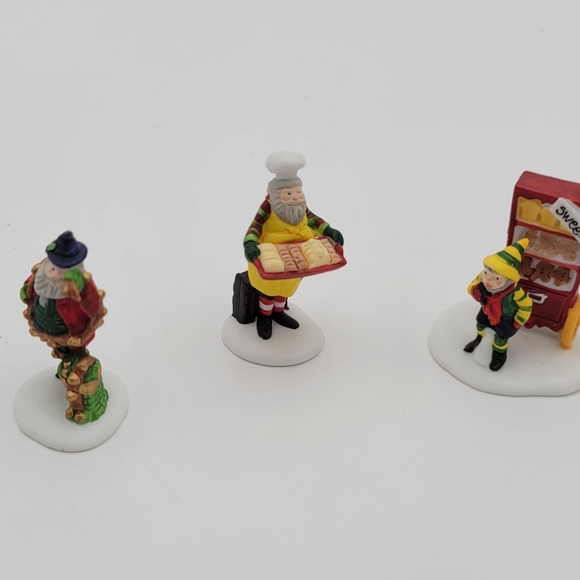 Department 56 Heritage Village "Bakers Elves" #5603-0 - Picture 2 of 8